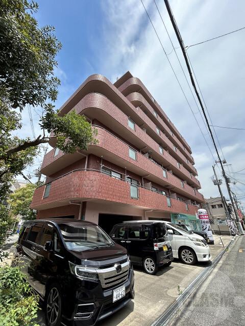 21/30 エントランス