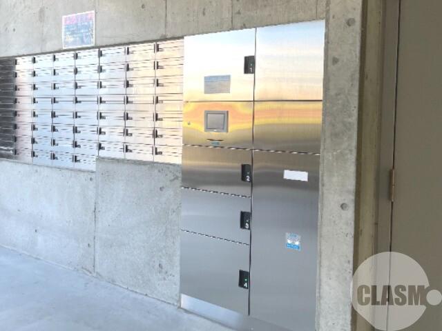 19/27 エントランス