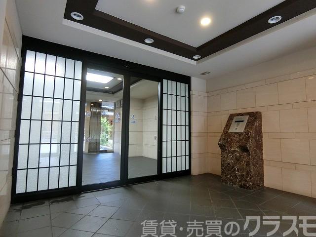 27/30 エントランス