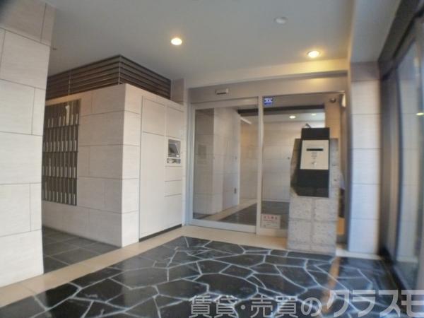 28/30 エントランス