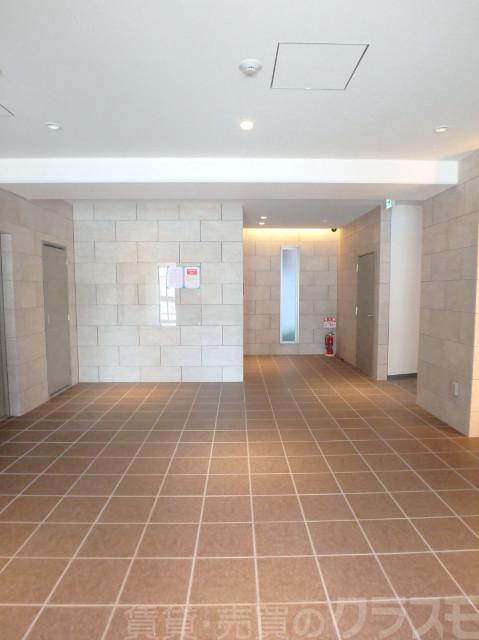 24/30 エントランス