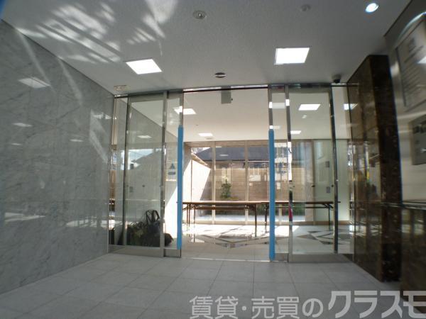 28/30 エントランス