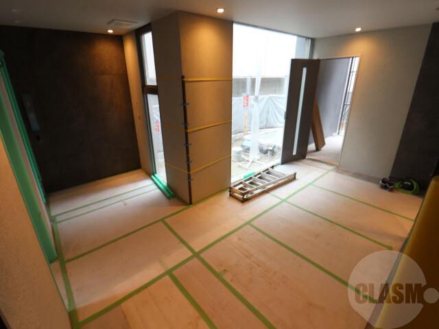 22/30 エントランス