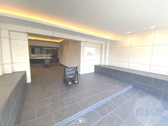 19/28 エントランス