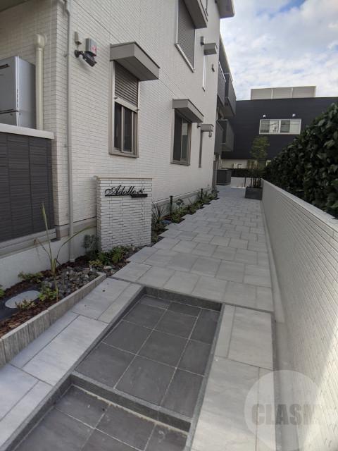 22/26 エントランス