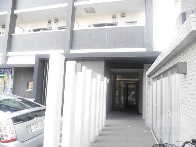 24/30 エントランス