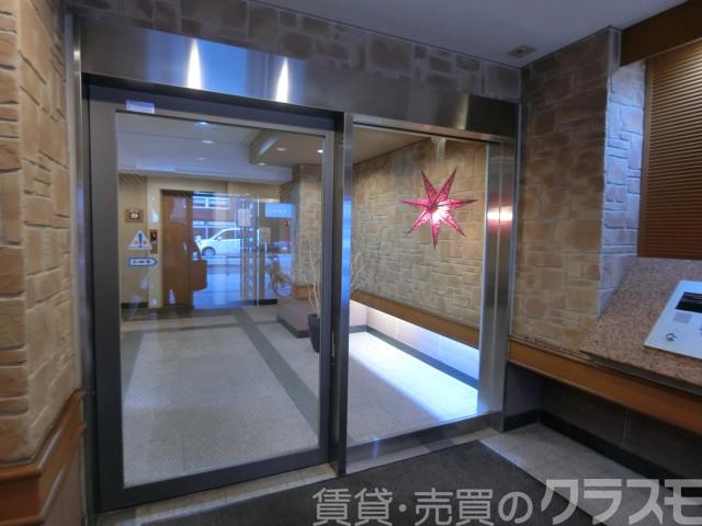 28/30 エントランス