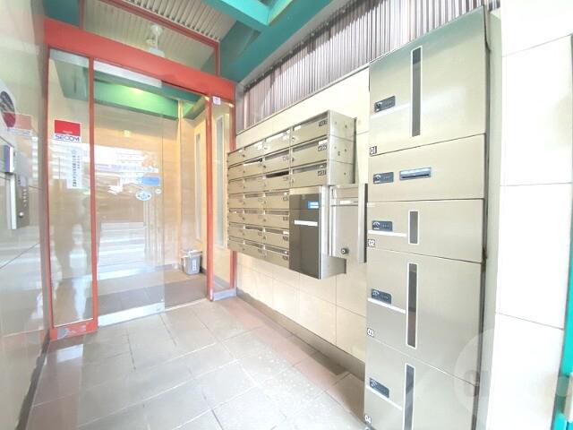 17/30 エントランス