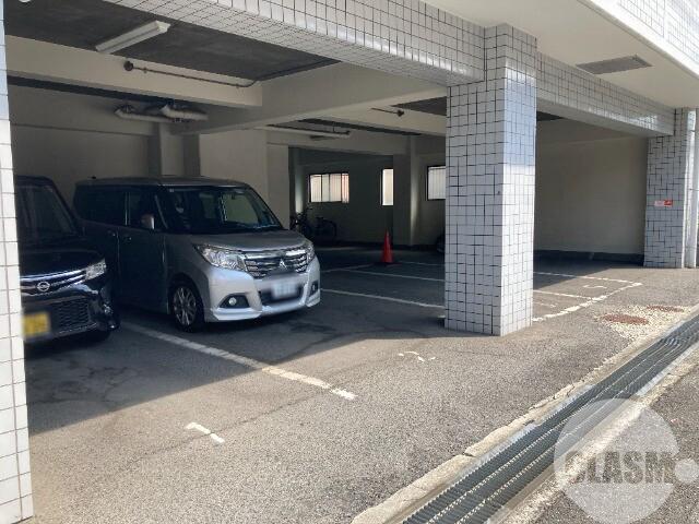 21/26 駐車場