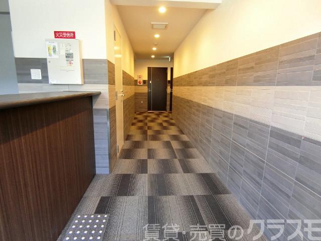 28/30 エントランス