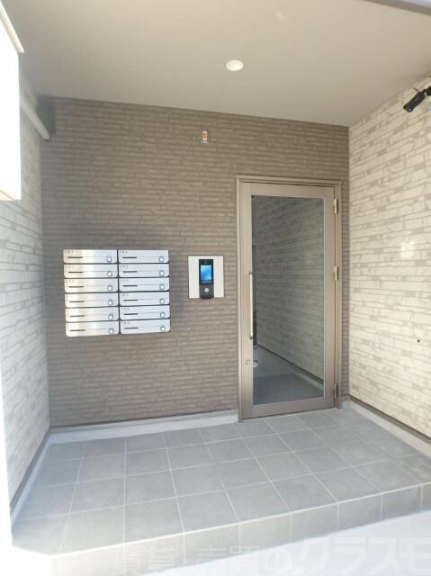 19/30 エントランス