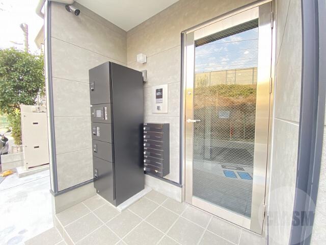 21/27 エントランス