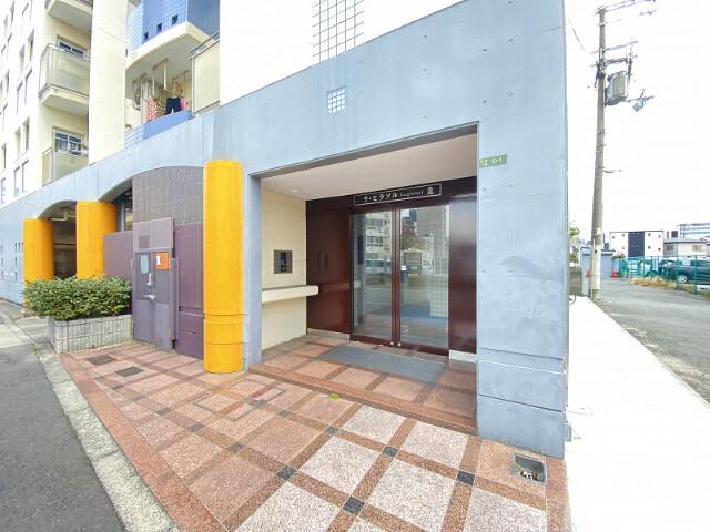 20/30 エントランス