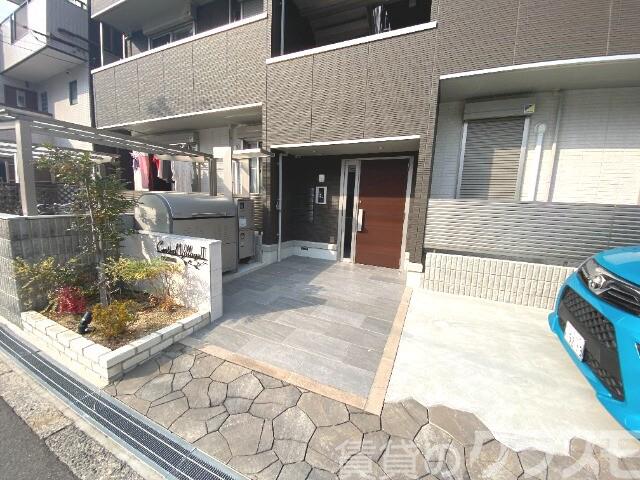 28/30 エントランス