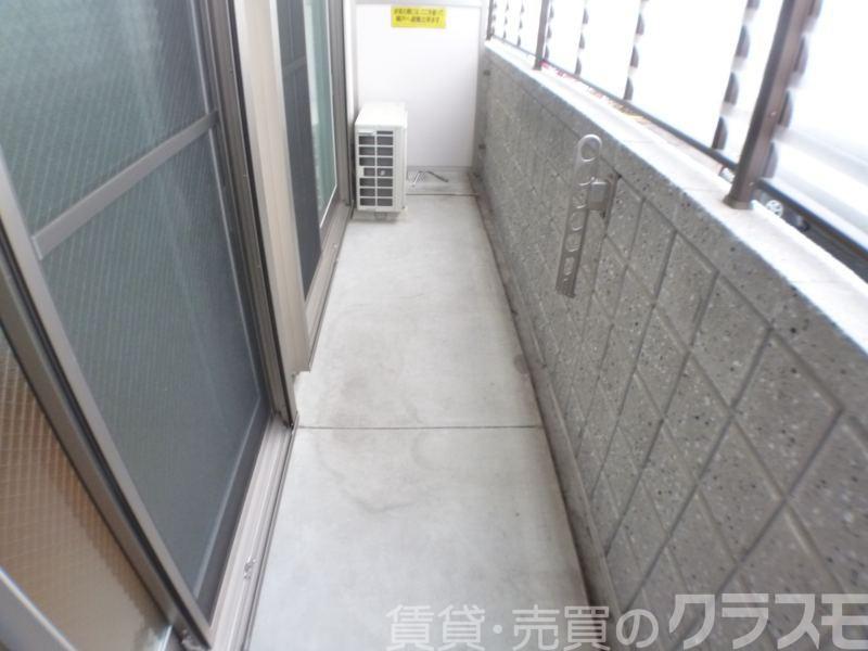 23/30 バルコニー