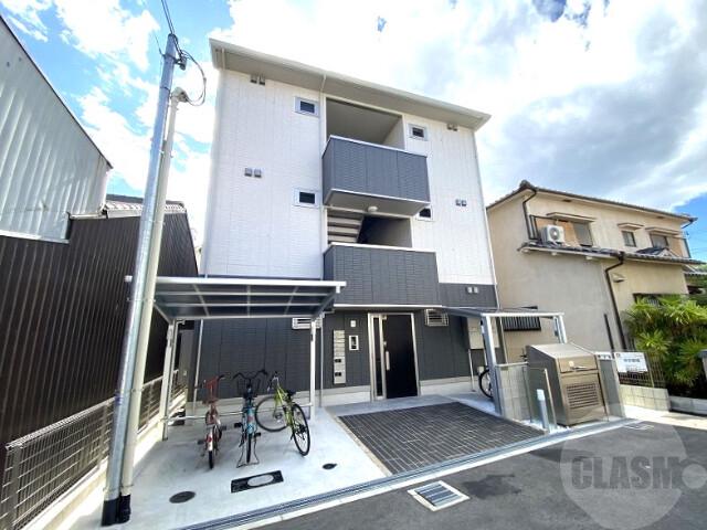 21/30 エントランス