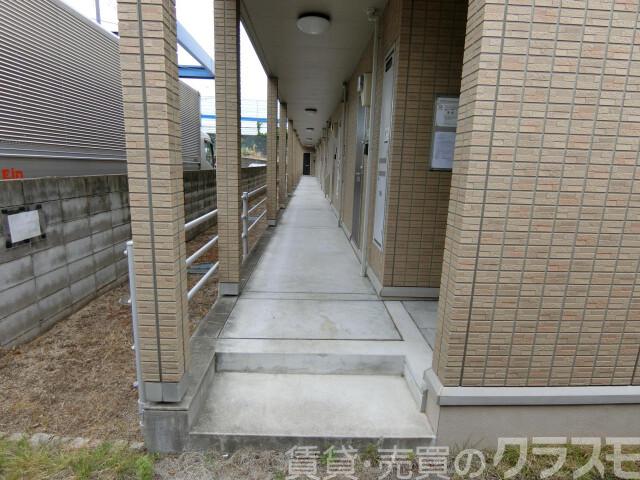 28/30 エントランス