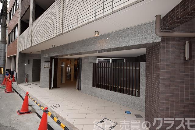 30/30 エントランス