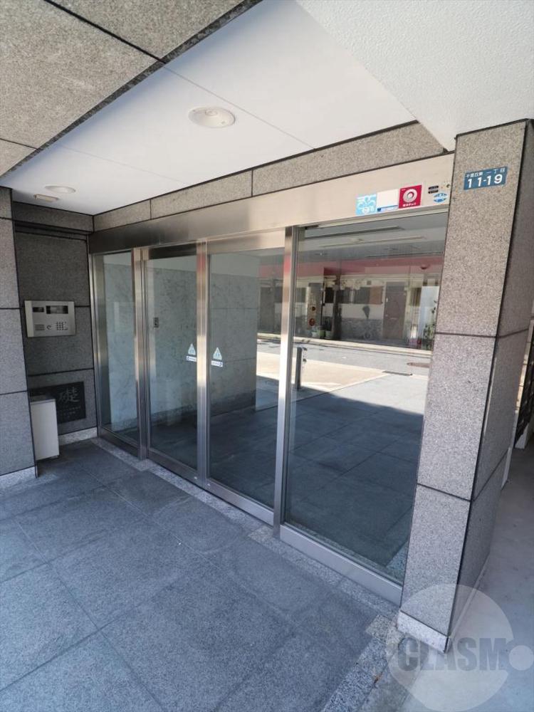 22/30 エントランス