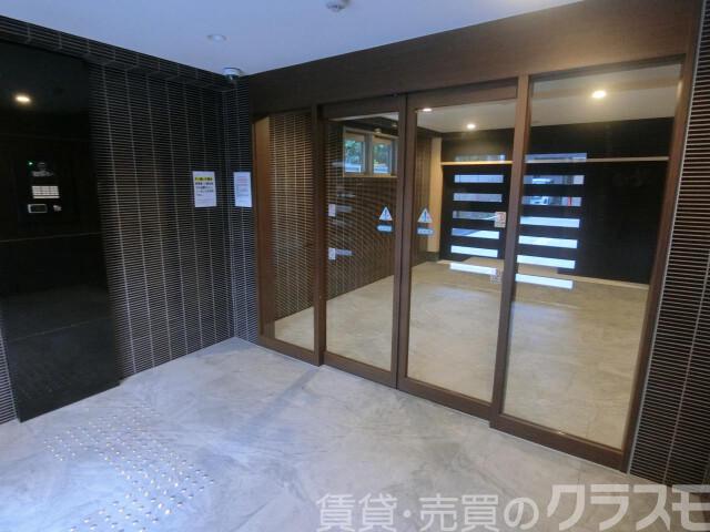 2/4 エントランス