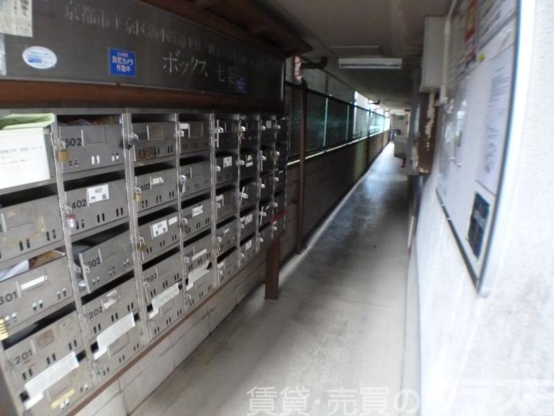 28/30 エントランス