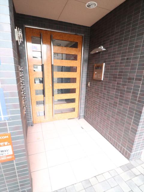 22/30 エントランス