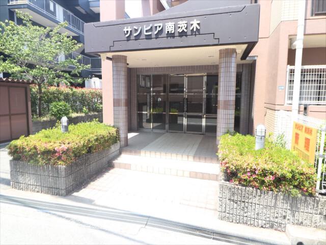 22/30 エントランス