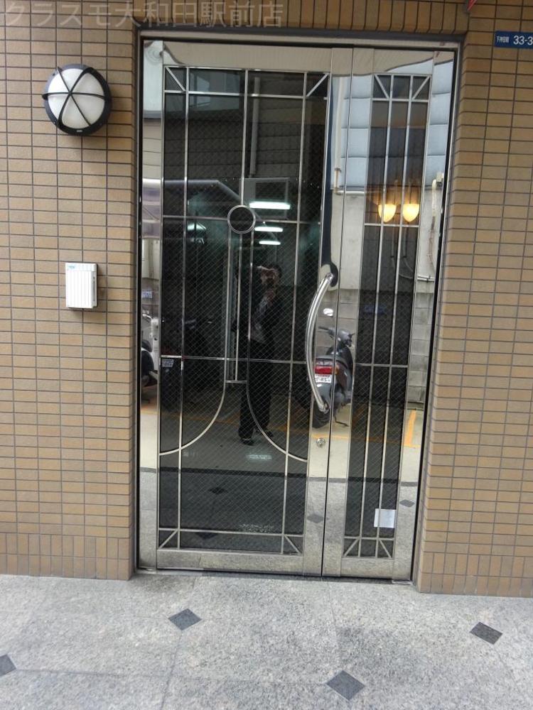 18/23 エントランス