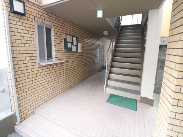 22/30 エントランス