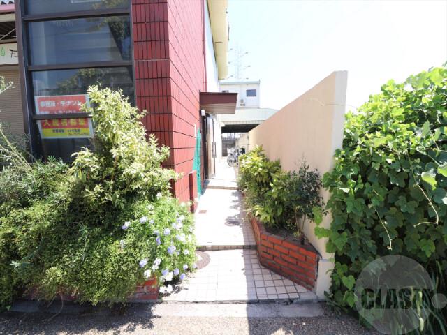 22/30 エントランス