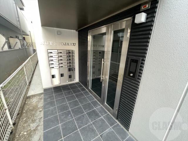 22/30 エントランス