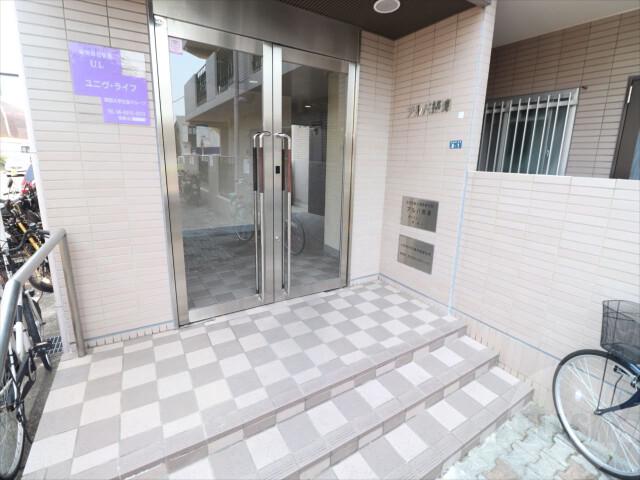 22/30 エントランス