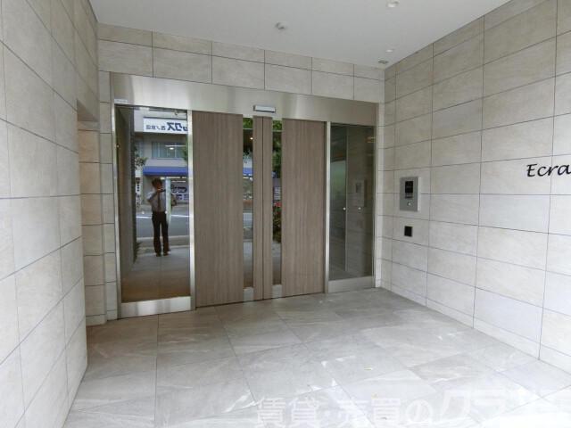 28/30 エントランス