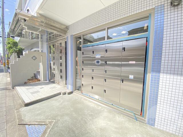 21/27 エントランス