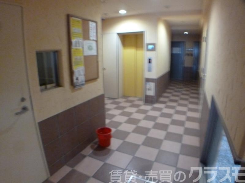 28/30 エントランス