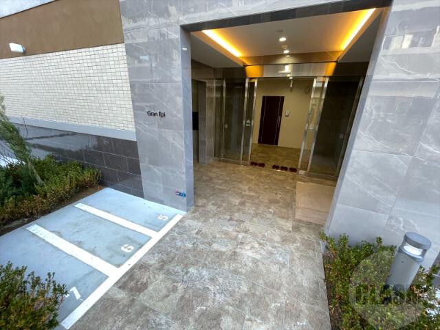 22/30 エントランス