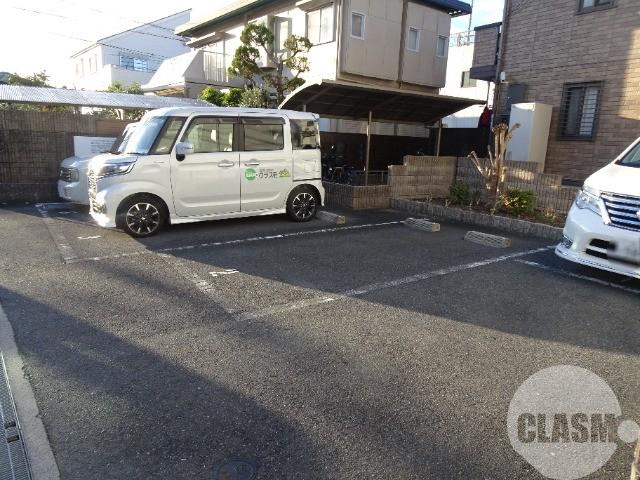 21/26 駐車場