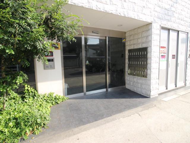 16/25 エントランス