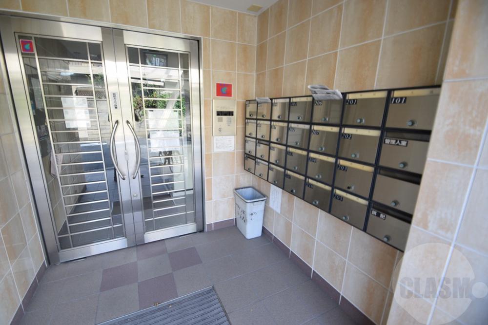 21/30 エントランス