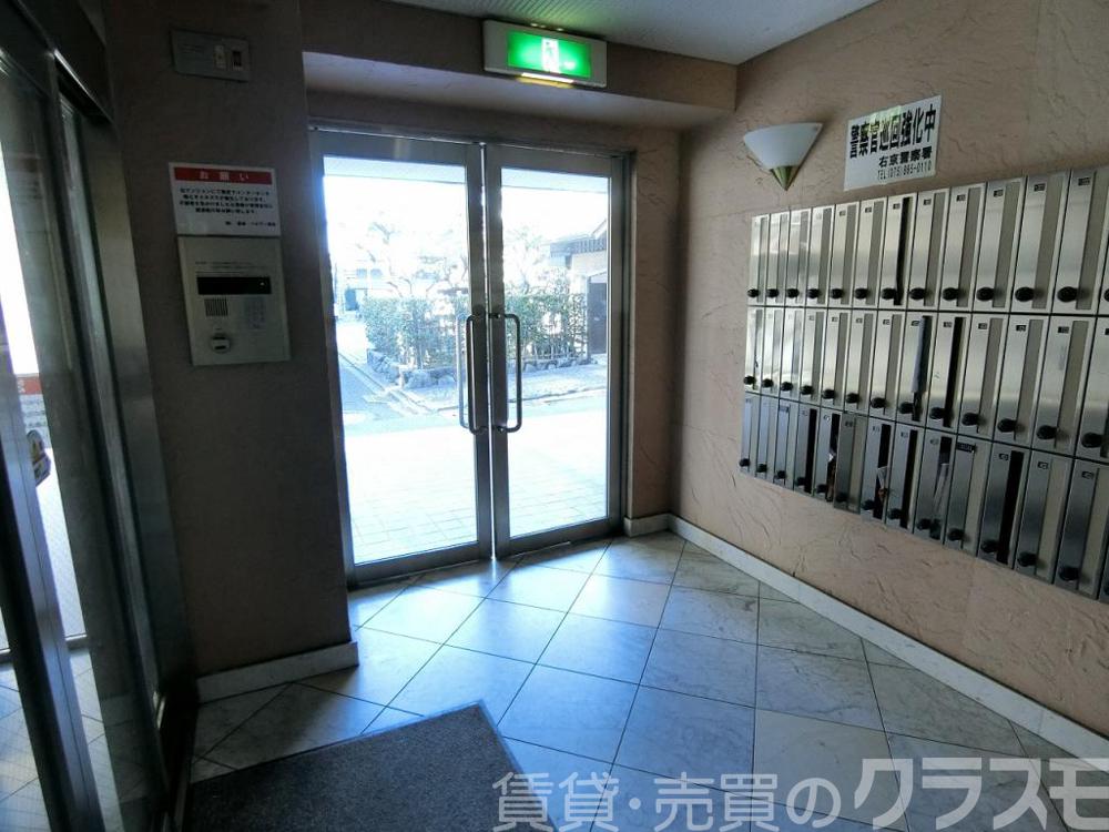 28/30 エントランス