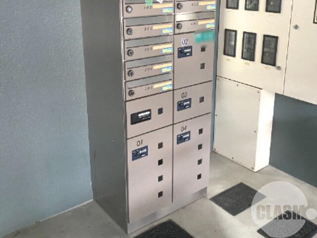 21/30 エントランス