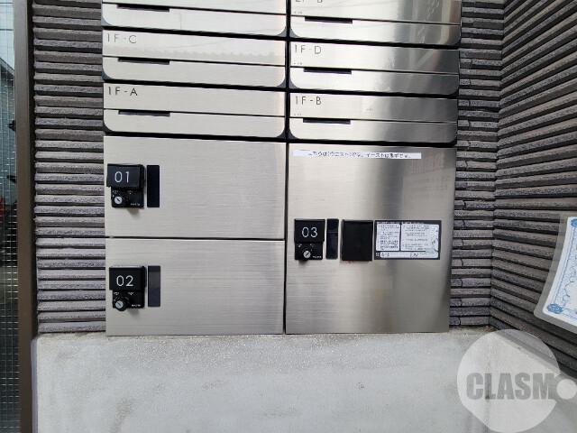 22/27 エントランス