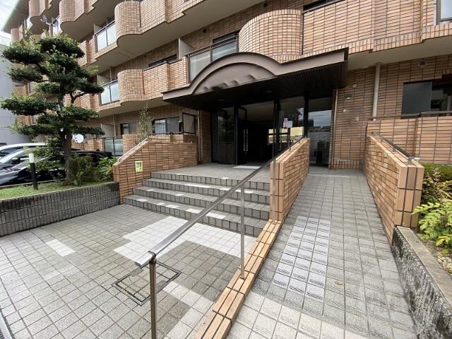 15/28 エントランス