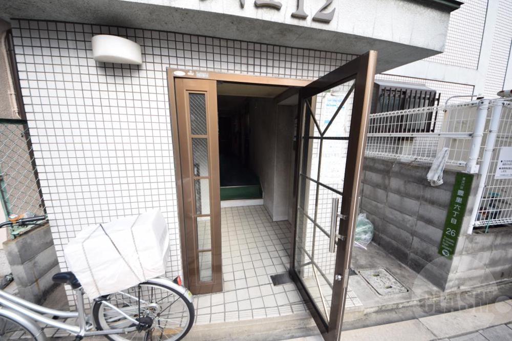 21/29 エントランス