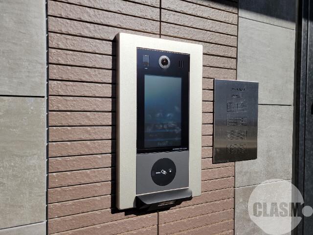 22/28 エントランス