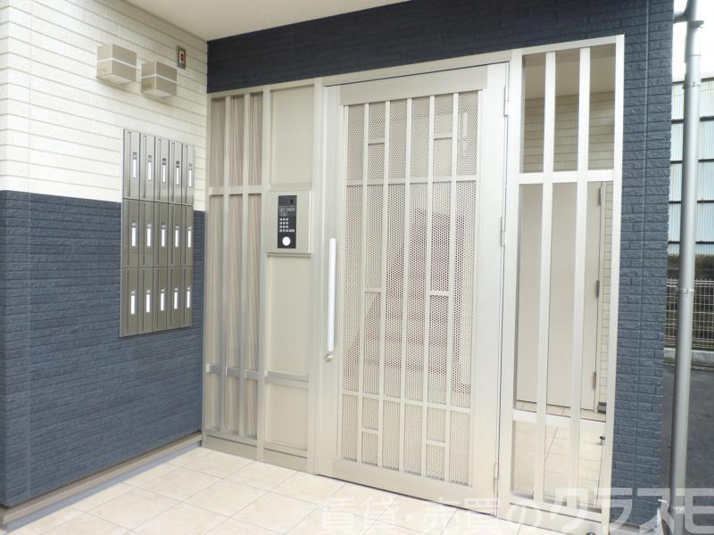 28/30 エントランス