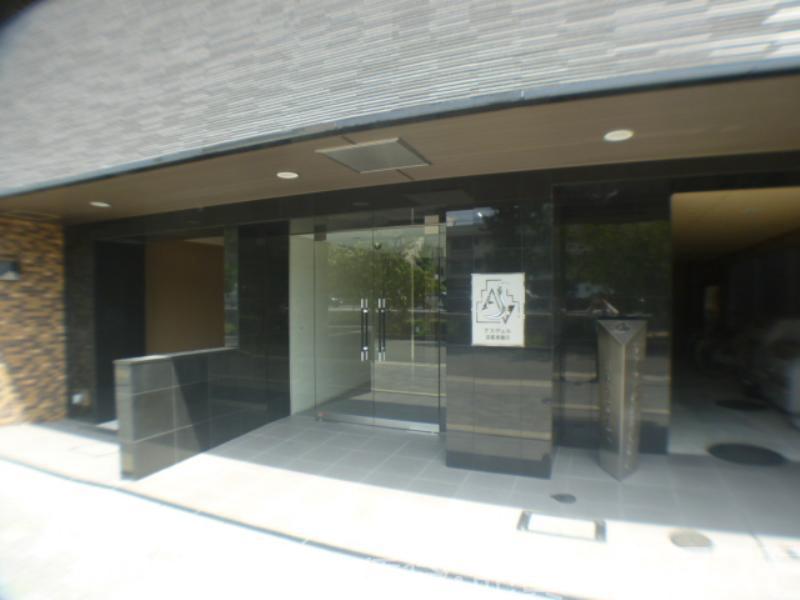 28/30 エントランス