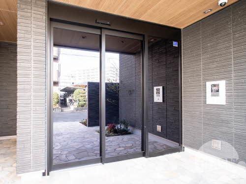 20/27 エントランス