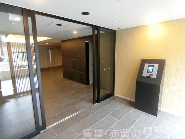 28/30 エントランス