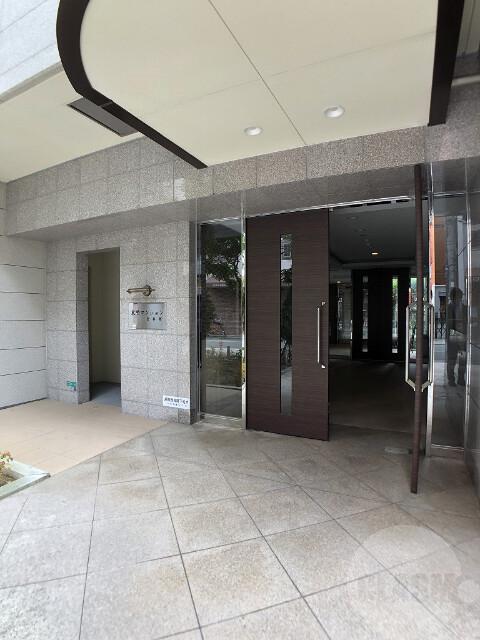 22/25 エントランス